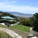 Tranquil Infinity Pool Getaway * Volos