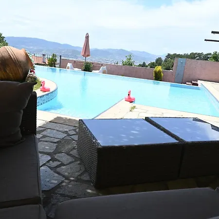 Lägenhet Tranquil Infinity Pool Getaway Volos
