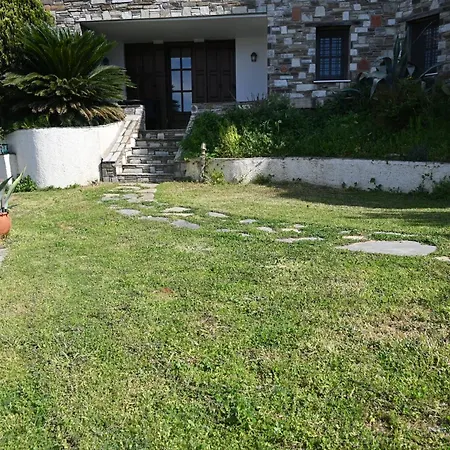 Apartment Tranquil Infinity Pool Getaway