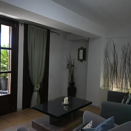 Tranquil Infinity Pool Getaway Apartamento *