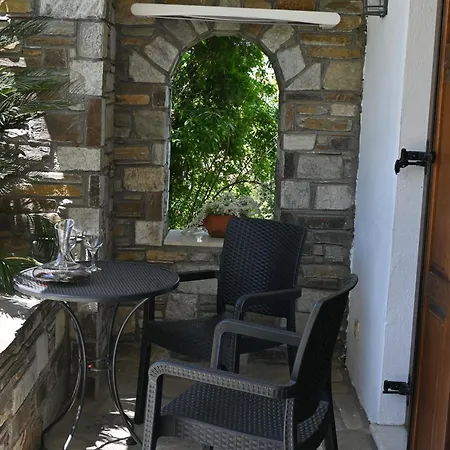 Tranquil Infinity Pool Getaway * Volos