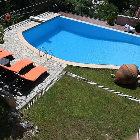 Апартаменты Tranquil Infinity Pool Getaway