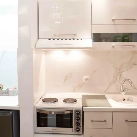 Tranquil Infinity Pool Getaway Апартаменты *