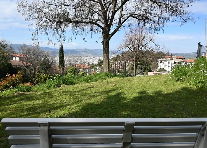 Apartment Tranquil Infinity Pool Getaway