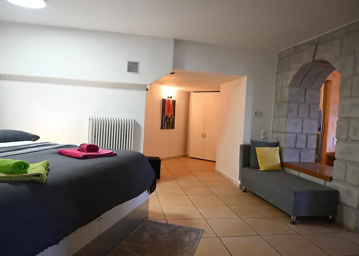 Tranquil Infinity Pool Getaway Volos