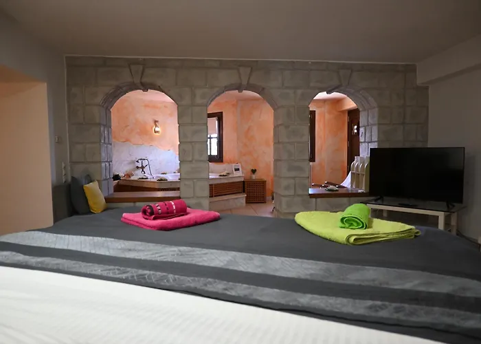 Apartment Tranquil Infinity Pool Getaway Volos