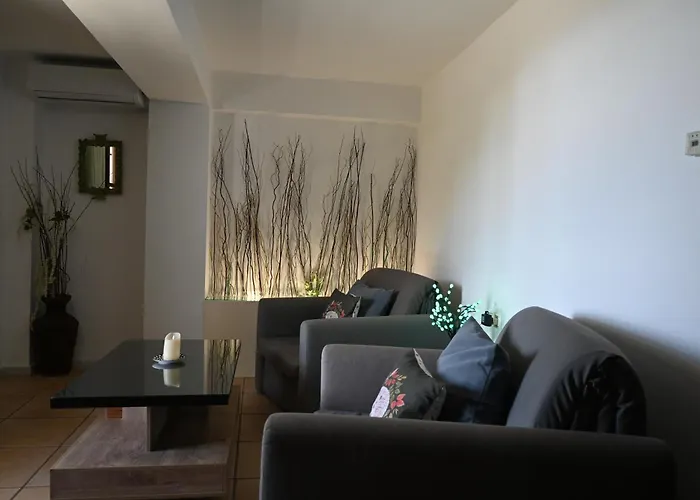 Tranquil Infinity Pool Getaway * Volos