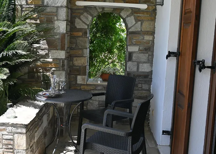 Tranquil Infinity Pool Getaway * Volos