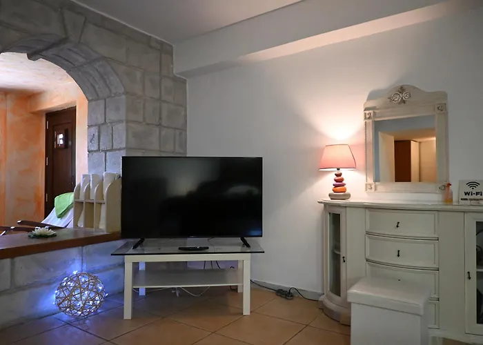 Tranquil Infinity Pool Getaway