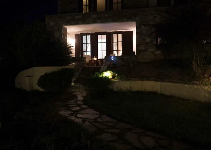 Tranquil Infinity Pool Getaway Lejlighed